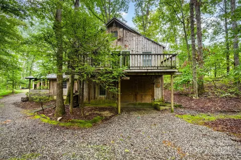 1422 Ring Tail Rd, Claremont, NC 28610