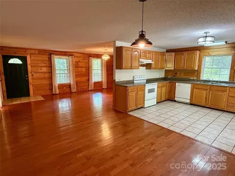Living - 66 Ashlyn Ln, Tryon, NC 28782 photo 5 of 5