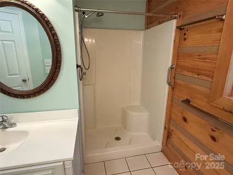 Bath - 66 Ashlyn Ln, Tryon, NC 28782 photo 4 of 6
