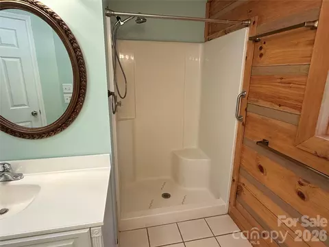 Bath - 66 Ashlyn Ln, Tryon, NC 28782 photo 4 of 6