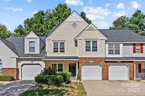 10127 University Park Ln, Charlotte, NC 28213