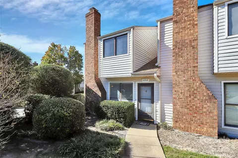 10918 Carmel Crossing Rd, Charlotte, NC 28226