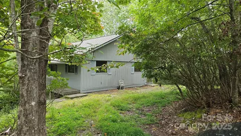 54 Wodigeasgohi Dr, Brevard, NC 28712