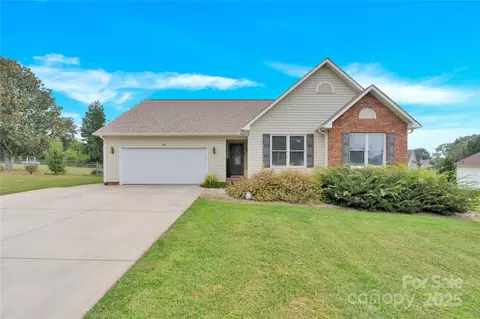 152 Rumple Hill Dr, Statesville, NC 28677
