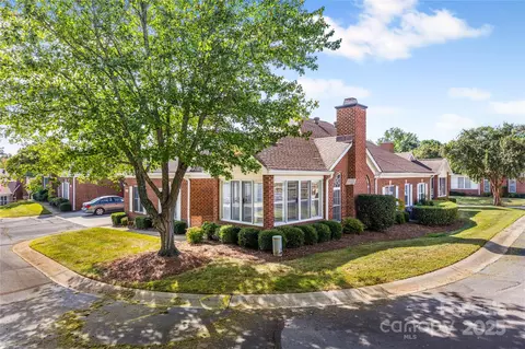 8426 Windsor Ridge Dr, Charlotte, NC 28277