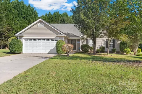 2608 Parkwest Dr, Albemarle, NC 28001