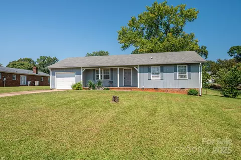 5706 Claridge 17 Dr #17, Hickory, NC 28602