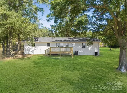 Exterior - 3904 Mountain Dr, Monroe, NC 28112 photo 5 of 9