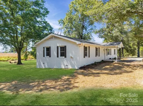 Exterior - 3904 Mountain Dr, Monroe, NC 28112 photo 3 of 9