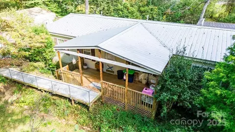 299 Battle Branch Rd, Franklin, NC 28734