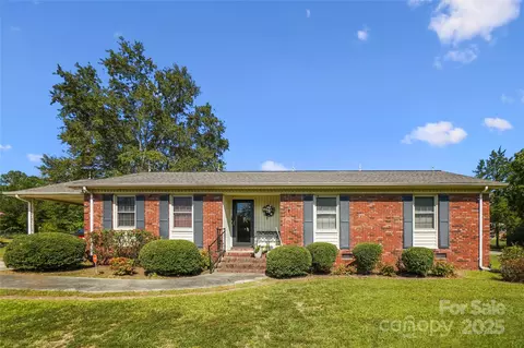 107 Colonial Dr, Chester, SC 29706