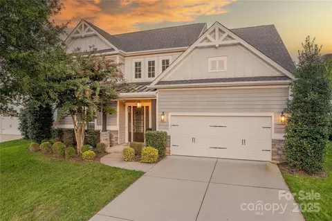 240 Hampton Trail Dr, Fort Mill, SC 29708