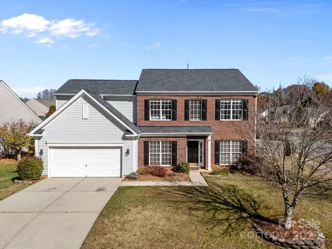 186 Golden Valley Dr, Mooresville, NC 28115