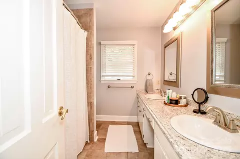 Bath - 2632 Rolling Hills Dr, Monroe, NC 28110 photo 4 of 4