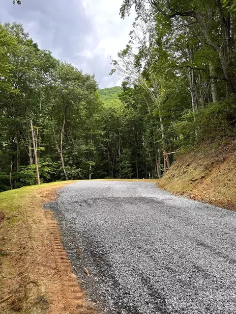 38 Imperial Ct, Waynesville, NC 28785