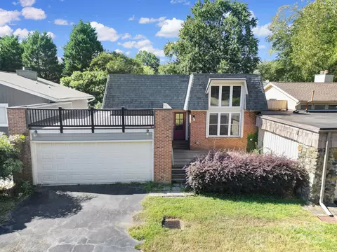 4005 Woodfox Dr, Charlotte, NC 28277