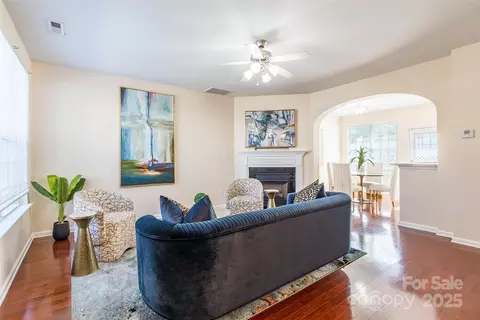 Living - 827 Gentlewinds Ct, Fort Mill, SC 29708 photo 1 of 3