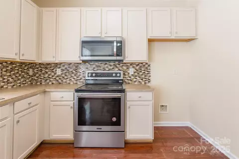 Kitchen - 827 Gentlewinds Ct, Fort Mill, SC 29708 photo 2 of 3
