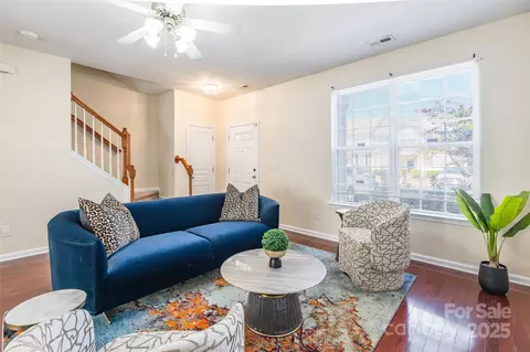 Living - 827 Gentlewinds Ct, Fort Mill, SC 29708 photo 2 of 3