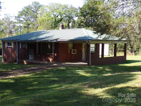 8638 Rhodhiss Rd, Connelly Springs, NC 28612