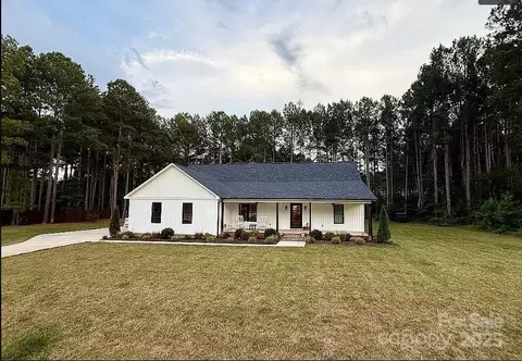 7085 Sparrow Ln, Vale, NC 28168
