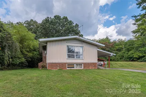 1701 Old Clyde Rd, Clyde, NC 28721