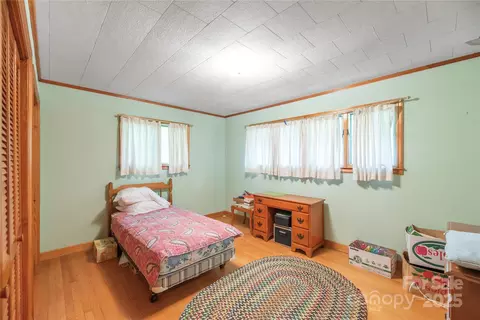 Bedroom - 1701 Old Clyde Rd, Clyde, NC 28721 photo 2 of 3