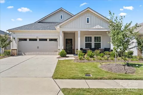 9186 Myrna Dr, Gastonia, NC 28056