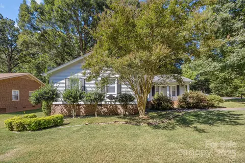 5733 Ganymede Pl, Charlotte, NC 28227