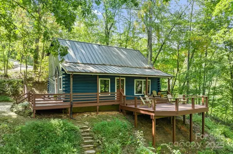 26 Benfield Rd, Weaverville, NC 28787