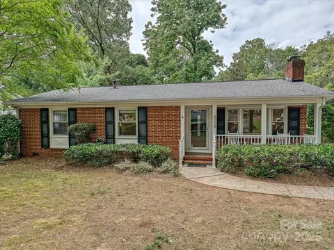 900 Camborne Pl, Charlotte, NC 28210