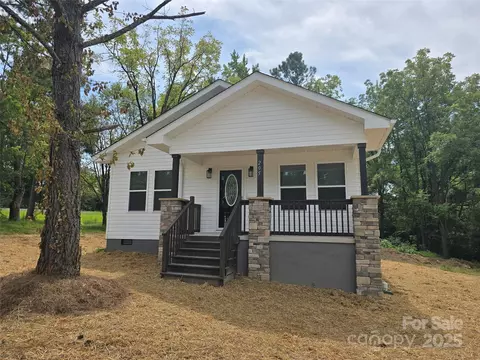 205 W Roswell St, Troy, NC 27371