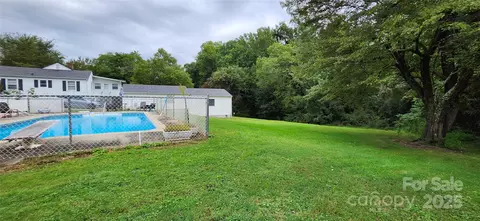 4825 Loff St, Jonesville, NC 28642