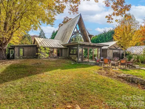 113 Forest Hills Dr, Black Mountain, NC 28711