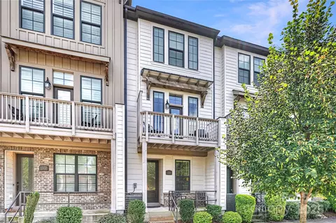 1306 Nandina St, Charlotte, NC 28205