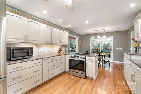 Kitchen - 4008 Pinecrest Ne Dr NE, Hickory, NC 28601 photo 1 of 3