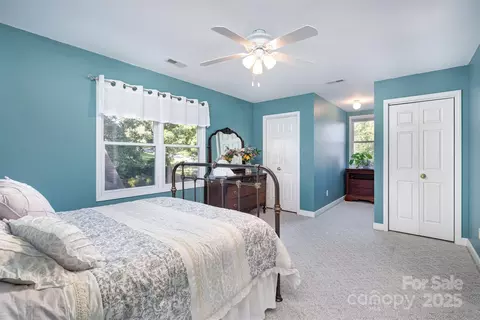 Bedroom - 4008 Pinecrest Ne Dr NE, Hickory, NC 28601 photo 3 of 3