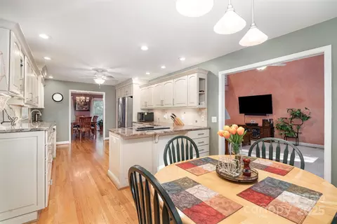 Kitchen - 4008 Pinecrest Ne Dr NE, Hickory, NC 28601 photo 3 of 3
