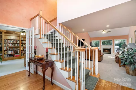 Entry Way - 4008 Pinecrest Ne Dr NE, Hickory, NC 28601 photo 1 of 1