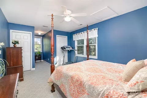 Bedroom - 4008 Pinecrest Ne Dr NE, Hickory, NC 28601 photo 2 of 3