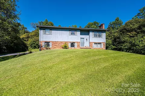 790 Abington Rd, Lenoir, NC 28645