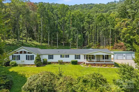 85 Carolina Ln, Burnsville, NC 28714