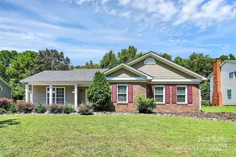 10101 White Cascade Dr, Charlotte, NC 28269