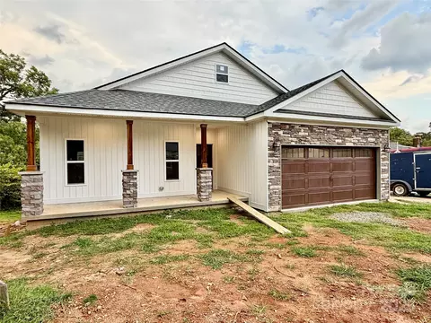 385 Arlington St, Forest City, NC 28043