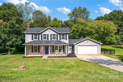 100 Interlaken Pl, Huntersville, NC 28078