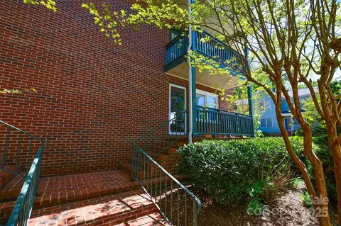 404 E Concord St, Morganton, NC 28655 photo 8