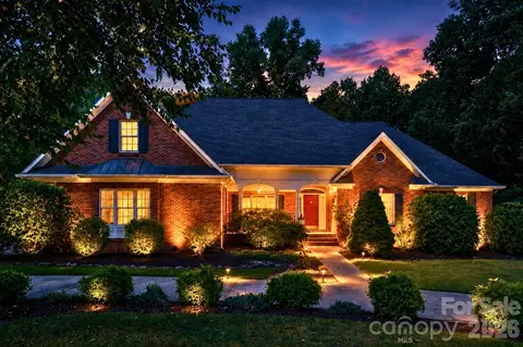 675 Heather Dr, Lincolnton, NC 28092