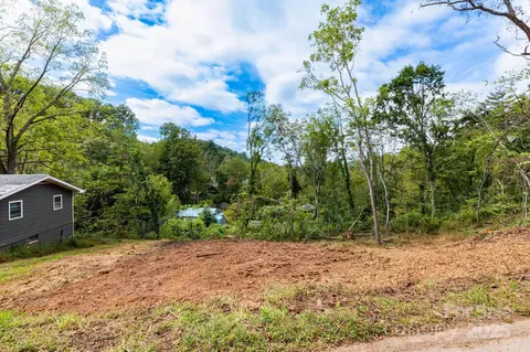 99999 Bassett Rd, Asheville, NC 28804