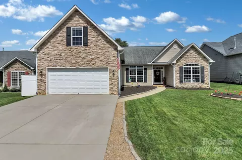 72 W Hiawassee Rd, Fletcher, NC 28732