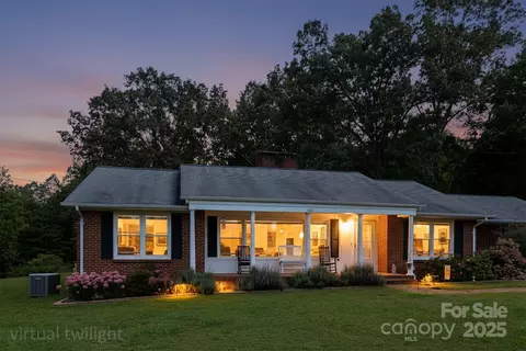 1531 Starcross Rd, Lenoir, NC 28645